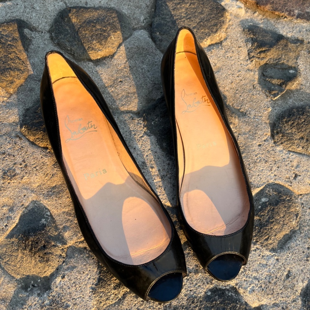 CHRISTIAN LOUBOUTIN ✨ peep toe ballerinas.